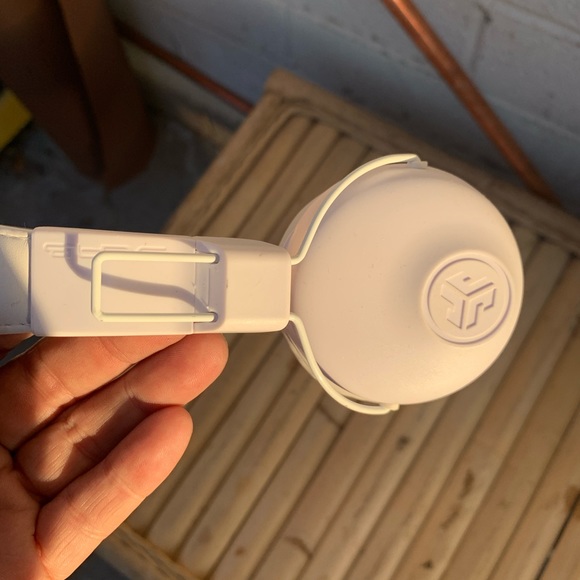 JLab Bluetooth Heaphones - Picture 3 of 9